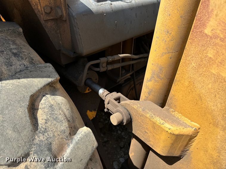 image for item NR9806 1999 Case 586E forklift