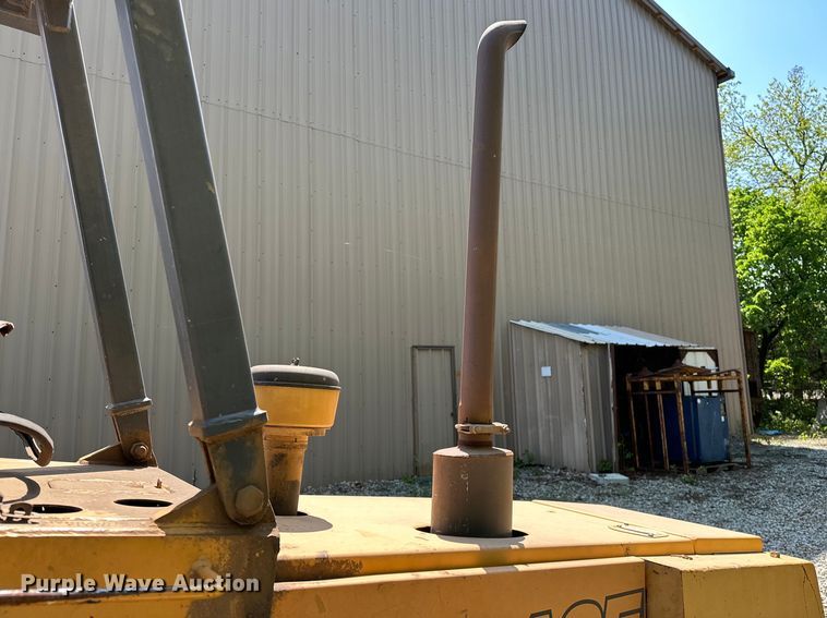 image for item NR9806 1999 Case 586E forklift