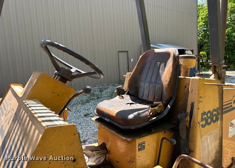 image for item NR9806 1999 Case 586E forklift