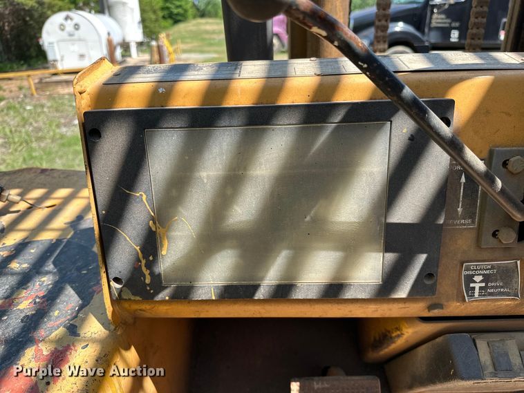 image for item NR9806 1999 Case 586E forklift