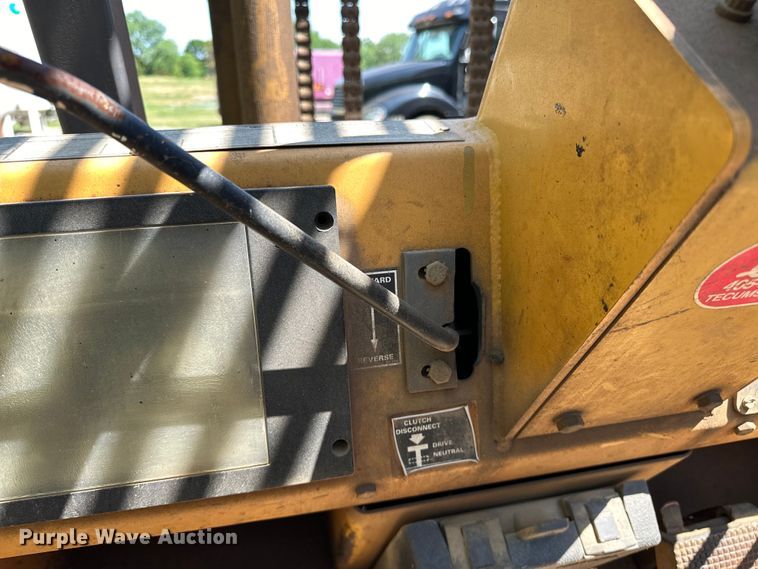 image for item NR9806 1999 Case 586E forklift