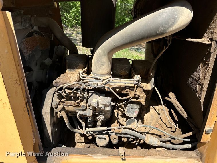 image for item NR9806 1999 Case 586E forklift