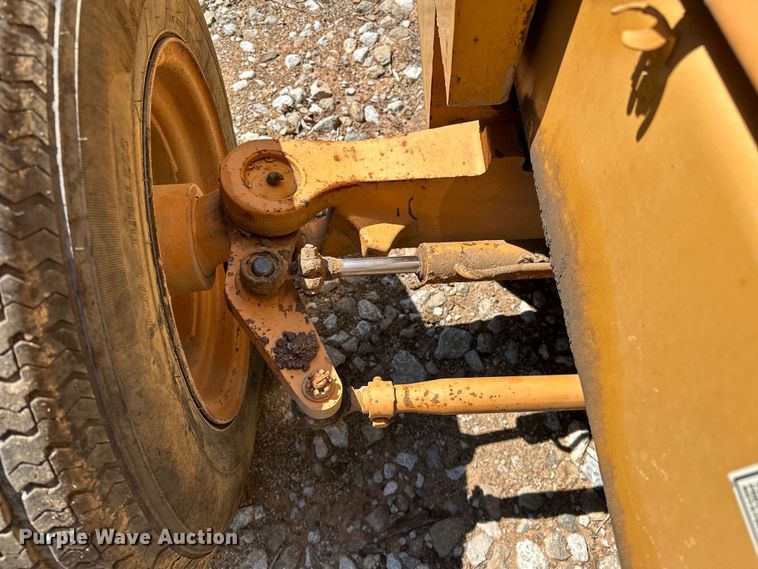 image for item NR9806 1999 Case 586E forklift