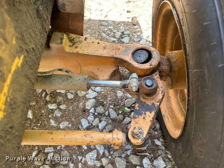 image for item NR9806 1999 Case 586E forklift