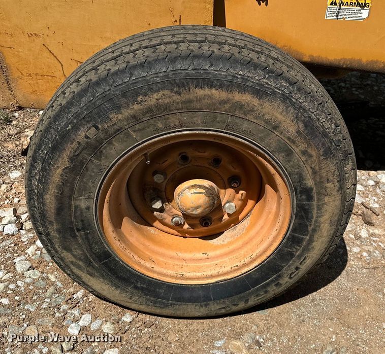 image for item NR9806 1999 Case 586E forklift