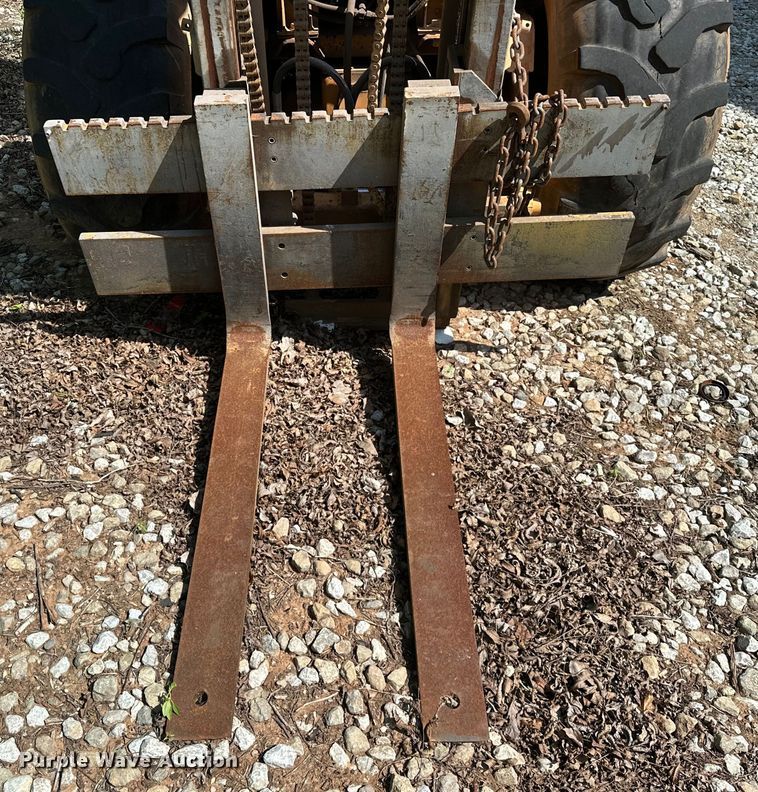 image for item NR9807 1997 Case 586E forklift