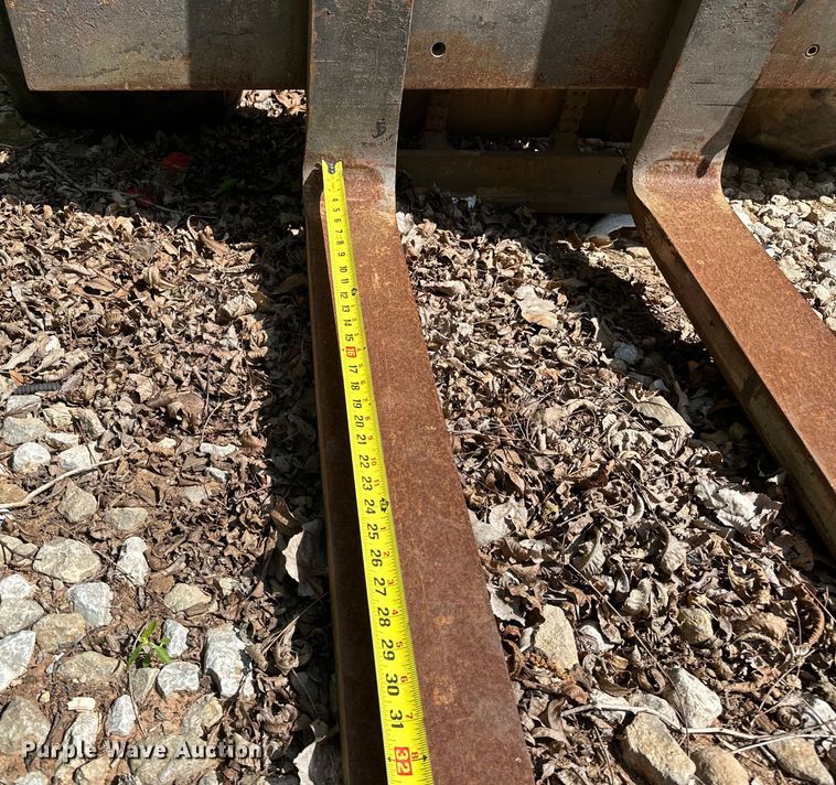 image for item NR9807 1997 Case 586E forklift