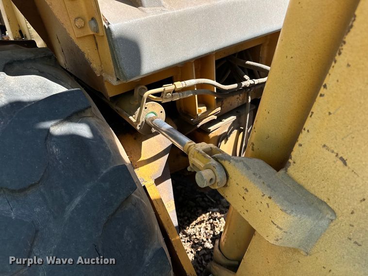 image for item NR9807 1997 Case 586E forklift