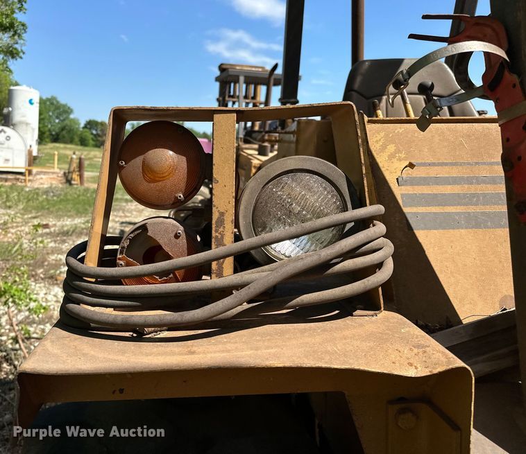 image for item NR9807 1997 Case 586E forklift