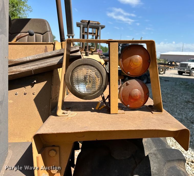 image for item NR9807 1997 Case 586E forklift