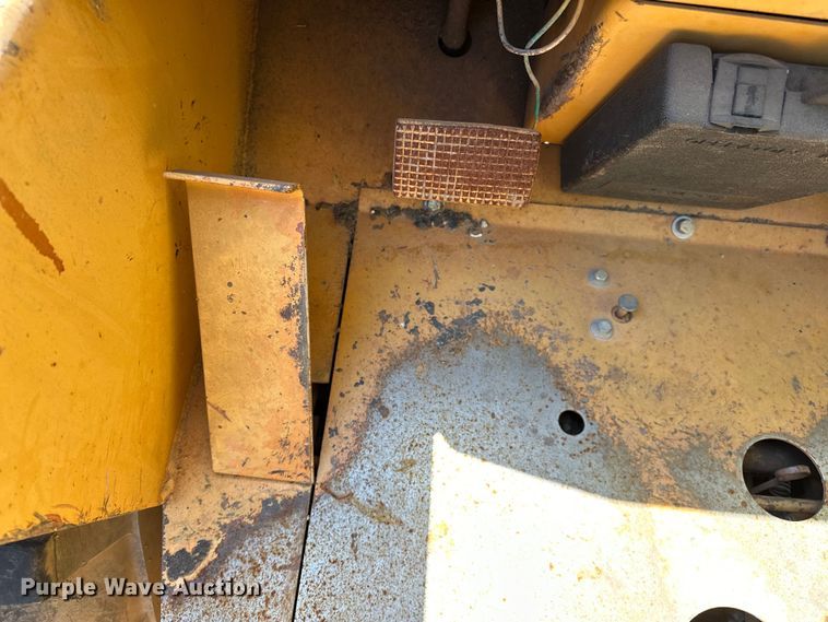 image for item NR9807 1997 Case 586E forklift