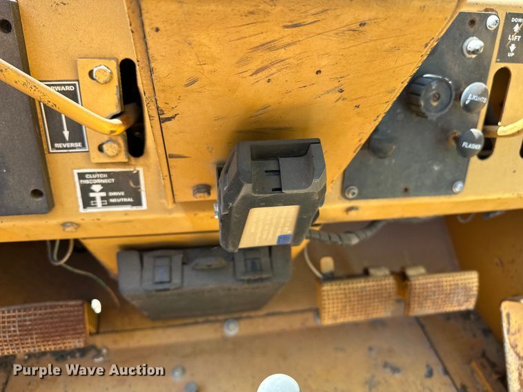 image for item NR9807 1997 Case 586E forklift