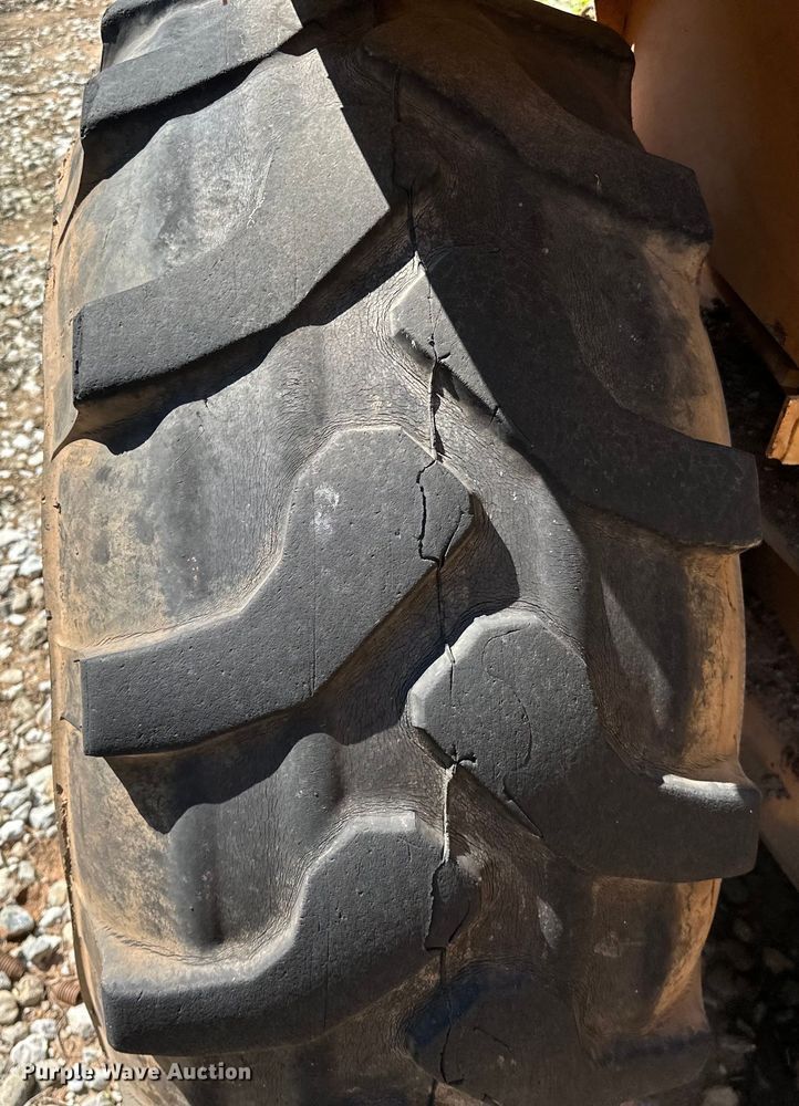 image for item NR9807 1997 Case 586E forklift