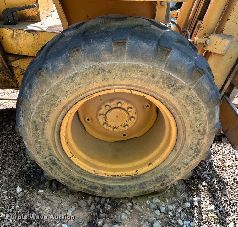 image for item NR9807 1997 Case 586E forklift