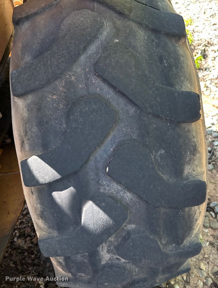 image for item NR9807 1997 Case 586E forklift