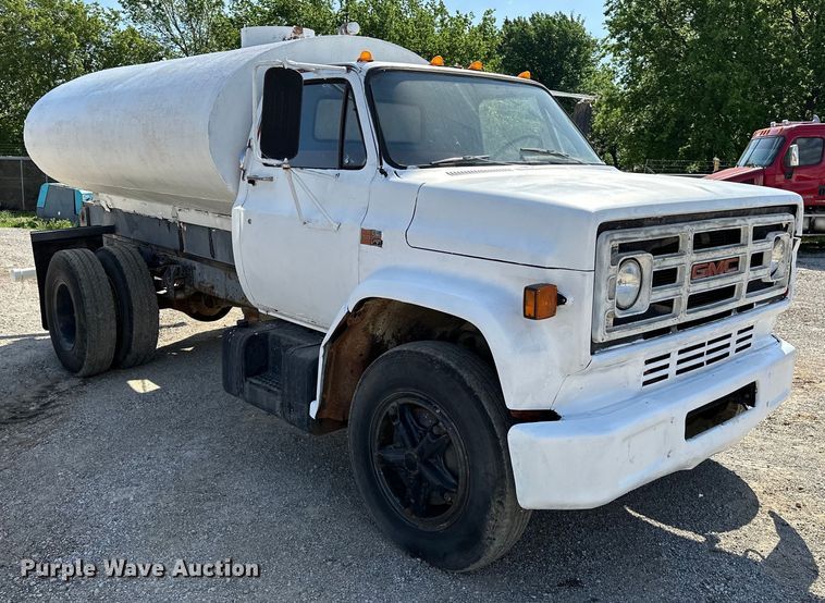 image for item NR9848 1982 GMC water truck