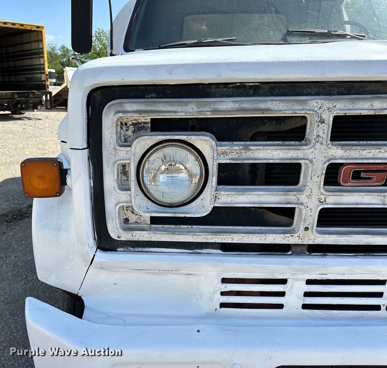 image for item NR9848 1982 GMC water truck