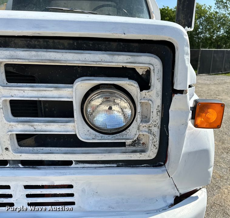 image for item NR9848 1982 GMC water truck