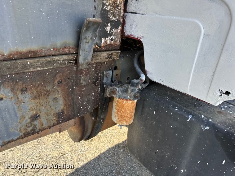 image for item NR9848 1982 GMC water truck