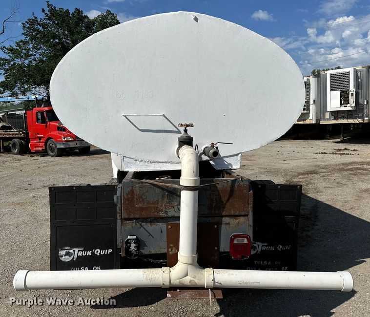 image for item NR9848 1982 GMC water truck