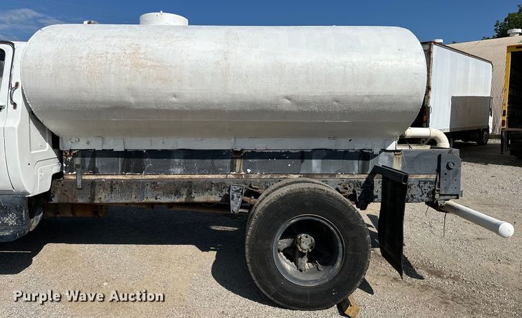 image for item NR9848 1982 GMC water truck