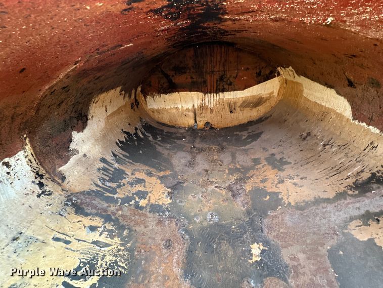 image for item NR9848 1982 GMC water truck