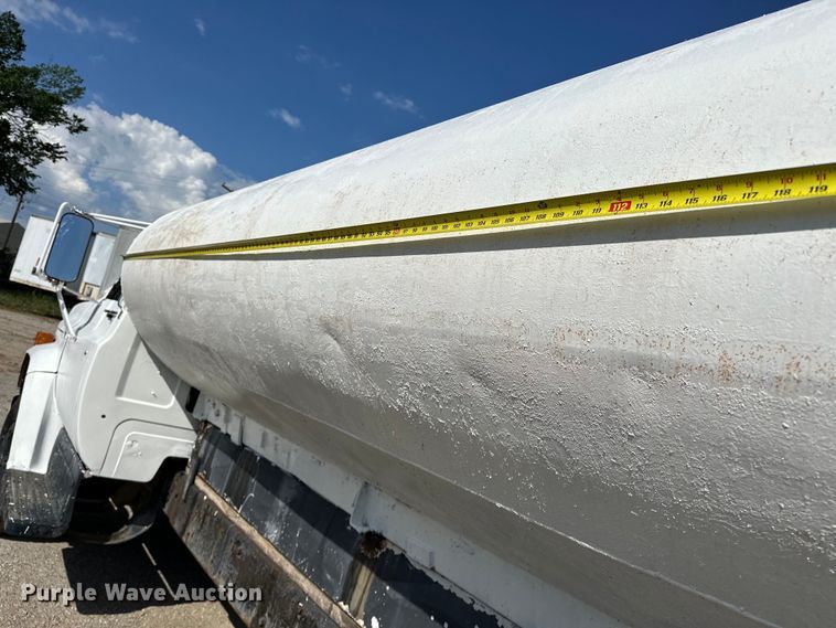 image for item NR9848 1982 GMC water truck