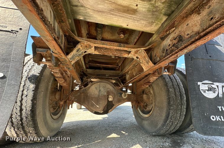 image for item NR9848 1982 GMC water truck