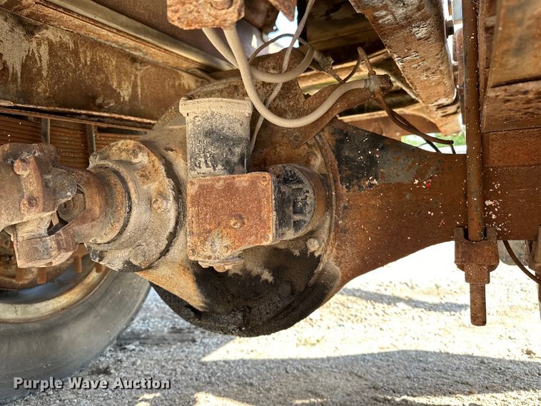 image for item NR9848 1982 GMC water truck