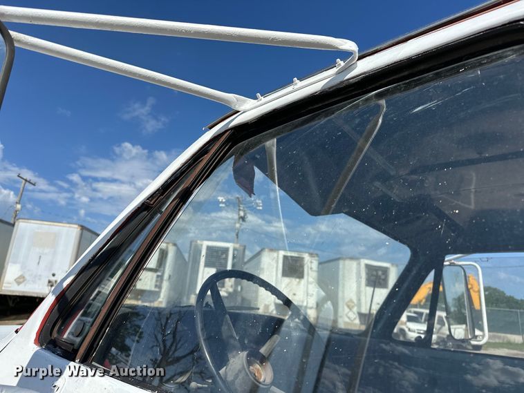 image for item NR9848 1982 GMC water truck