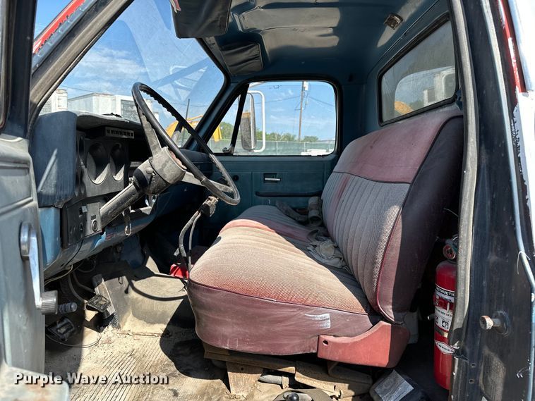 image for item NR9848 1982 GMC water truck