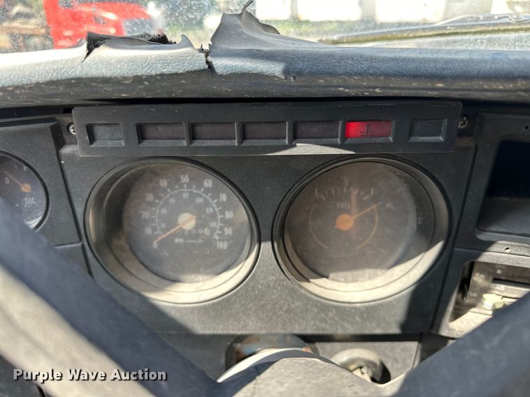 image for item NR9848 1982 GMC water truck