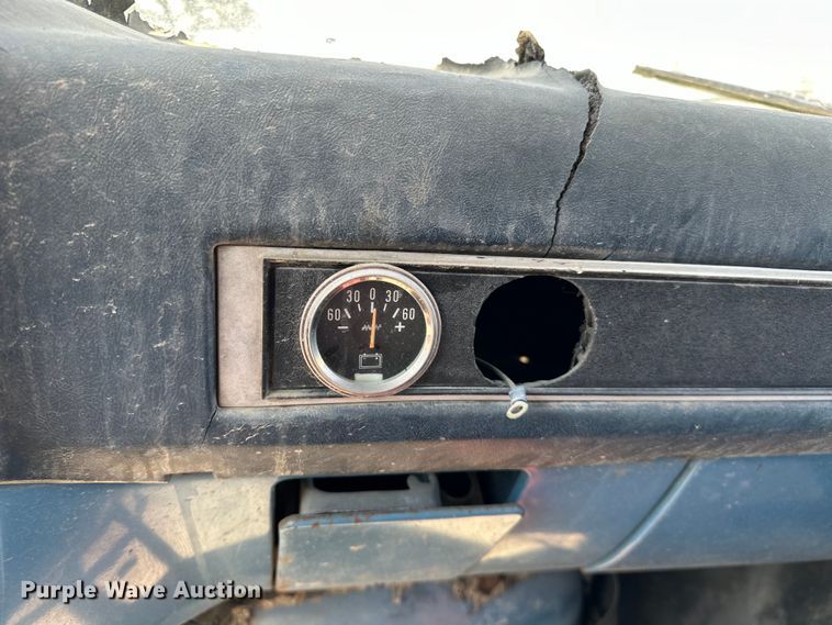 image for item NR9848 1982 GMC water truck