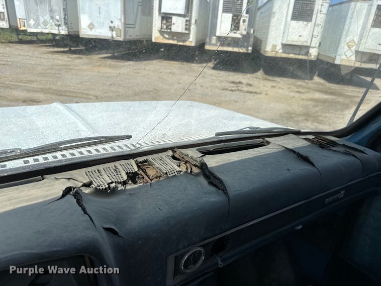 image for item NR9848 1982 GMC water truck