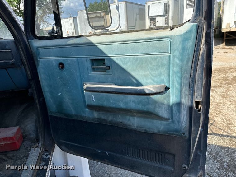 image for item NR9848 1982 GMC water truck