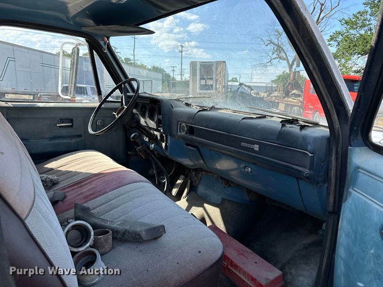 image for item NR9848 1982 GMC water truck