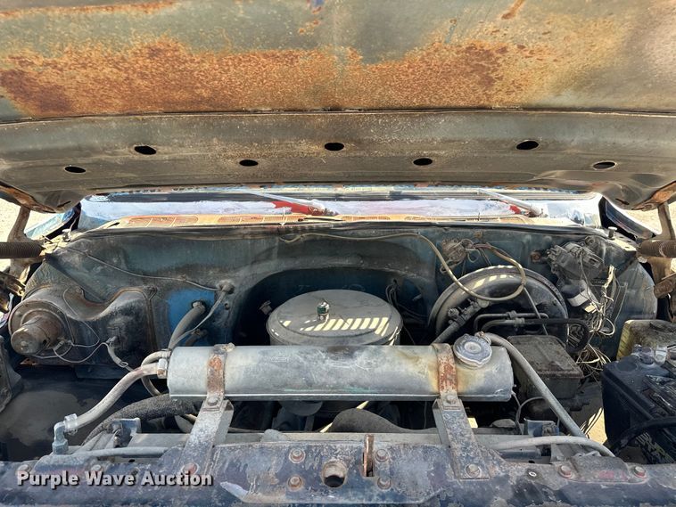 image for item NR9848 1982 GMC water truck