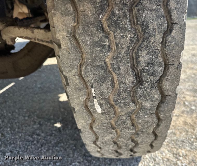 image for item NR9848 1982 GMC water truck