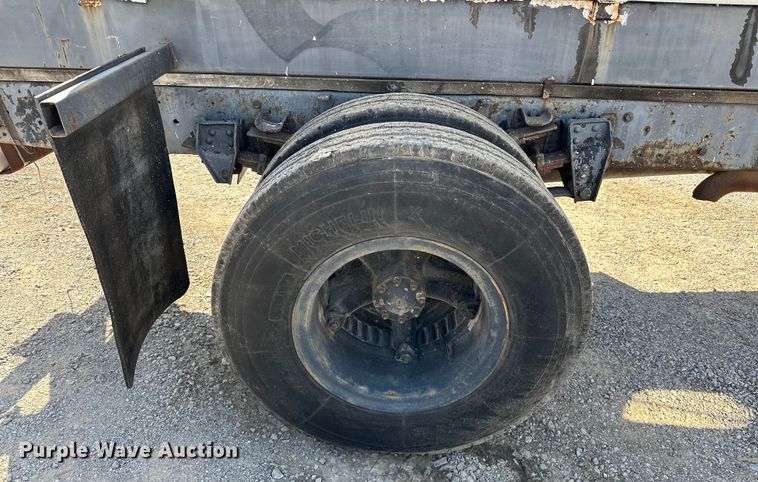 image for item NR9848 1982 GMC water truck