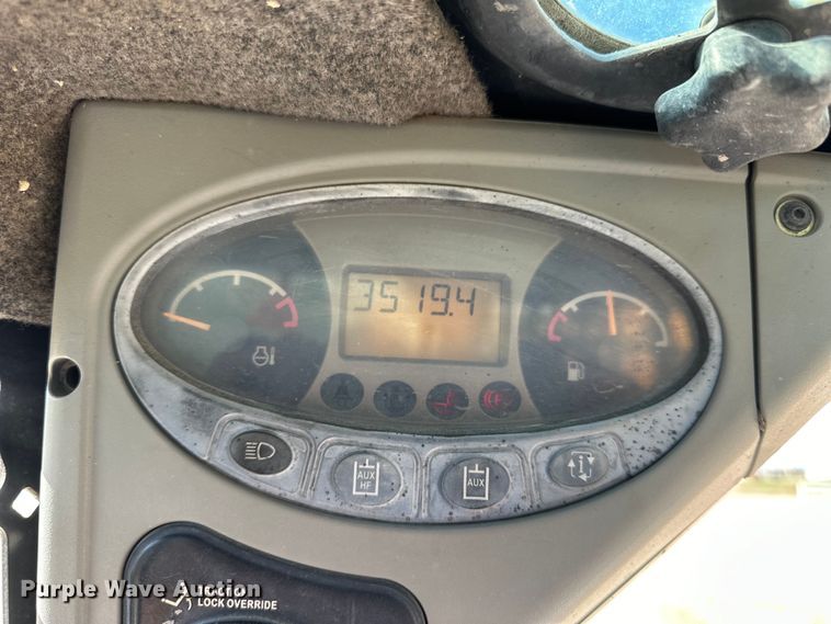 image for item NS9205 2011 Bobcat T180 tracked skid steer loader