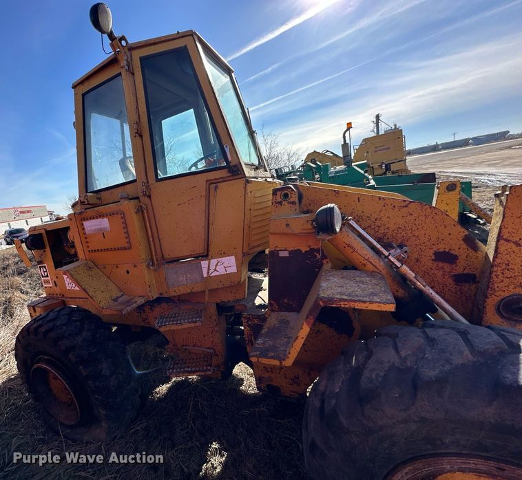 image for item NS9231 1979 Caterpillar 930 wheel loader