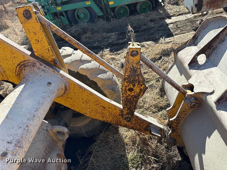 image for item NS9231 1979 Caterpillar 930 wheel loader