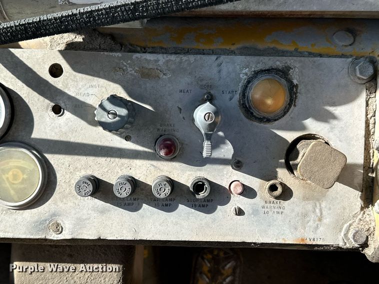 image for item NS9231 1979 Caterpillar 930 wheel loader