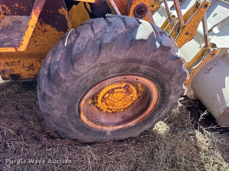 image for item NS9231 1979 Caterpillar 930 wheel loader