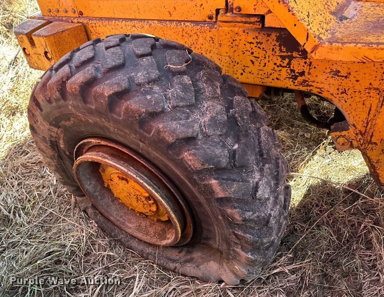 image for item NS9231 1979 Caterpillar 930 wheel loader