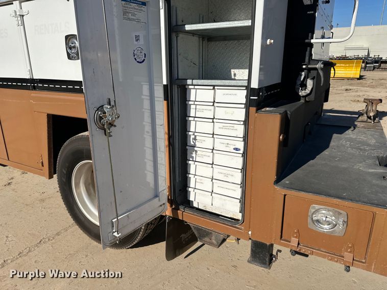 image for item NT9085 2017 Kenworth T370 utility / service truck