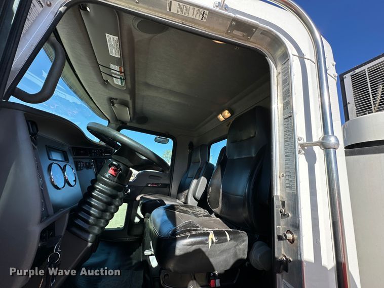 image for item NT9085 2017 Kenworth T370 utility / service truck