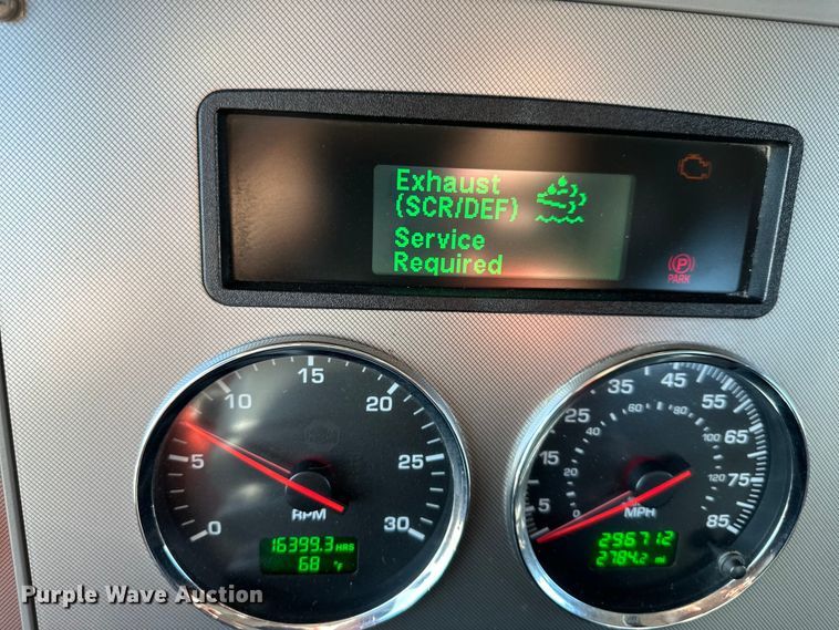 image for item NT9085 2017 Kenworth T370 utility / service truck