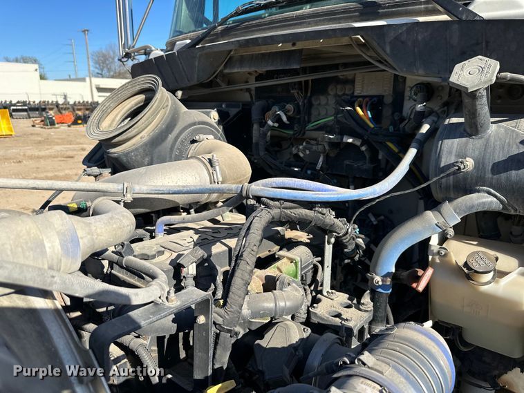 image for item NT9085 2017 Kenworth T370 utility / service truck