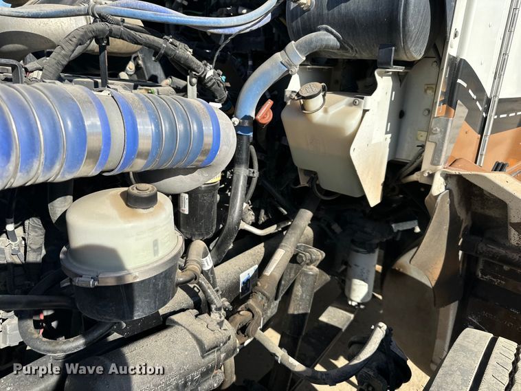 image for item NT9085 2017 Kenworth T370 utility / service truck